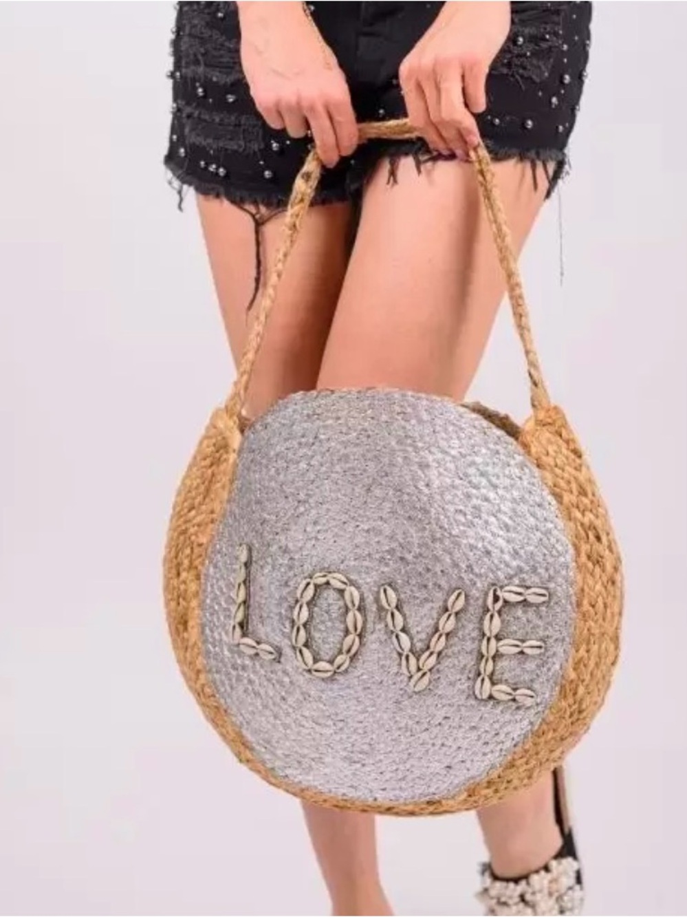 Z&L Round Jute Love Tote Silver Cowrie Shells